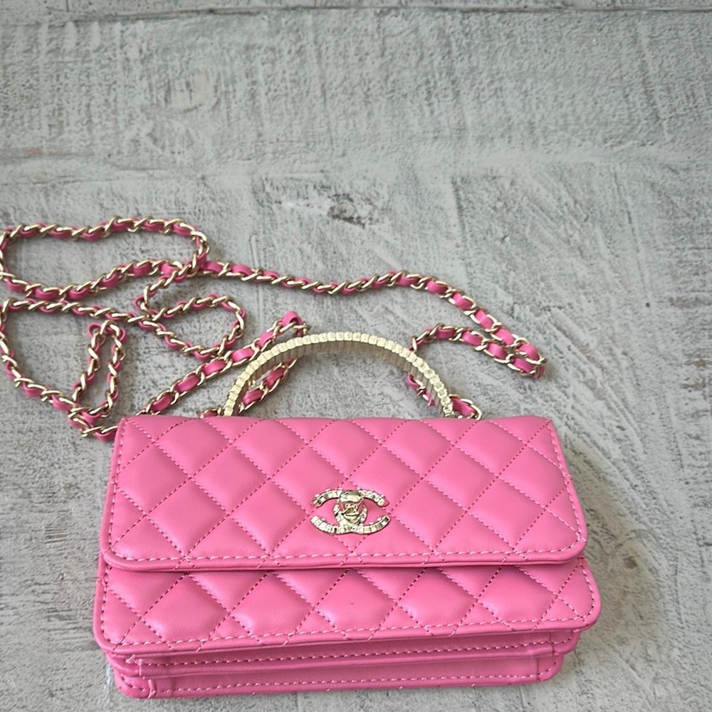 Chic Pink Quilted Handbag